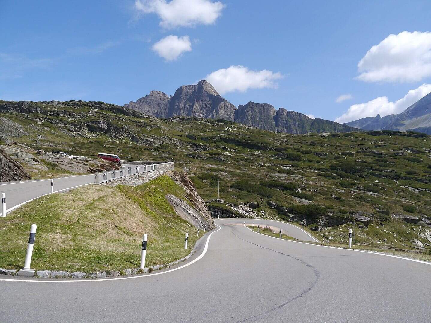 San Bernardino Pass An Old Road In Switzerland Roadstotravel san-bernardino-pass-an-old-road-in-switzerland-roadstotravel